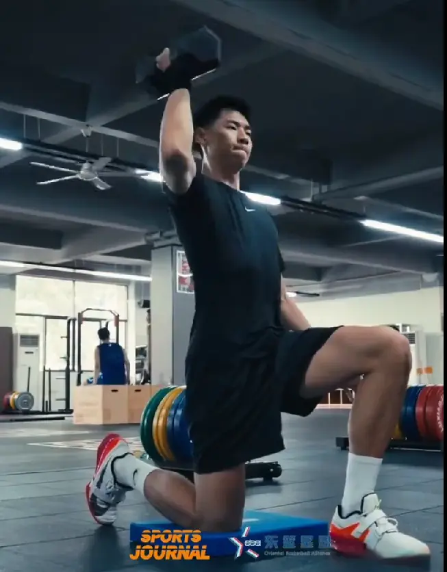 tenan, 赛期签下崔