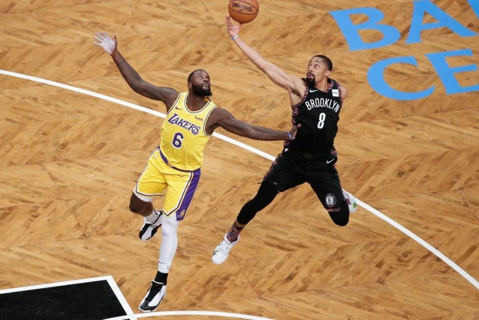 独行侠把贝, 芬尼 独行侠把贝, 芬尼